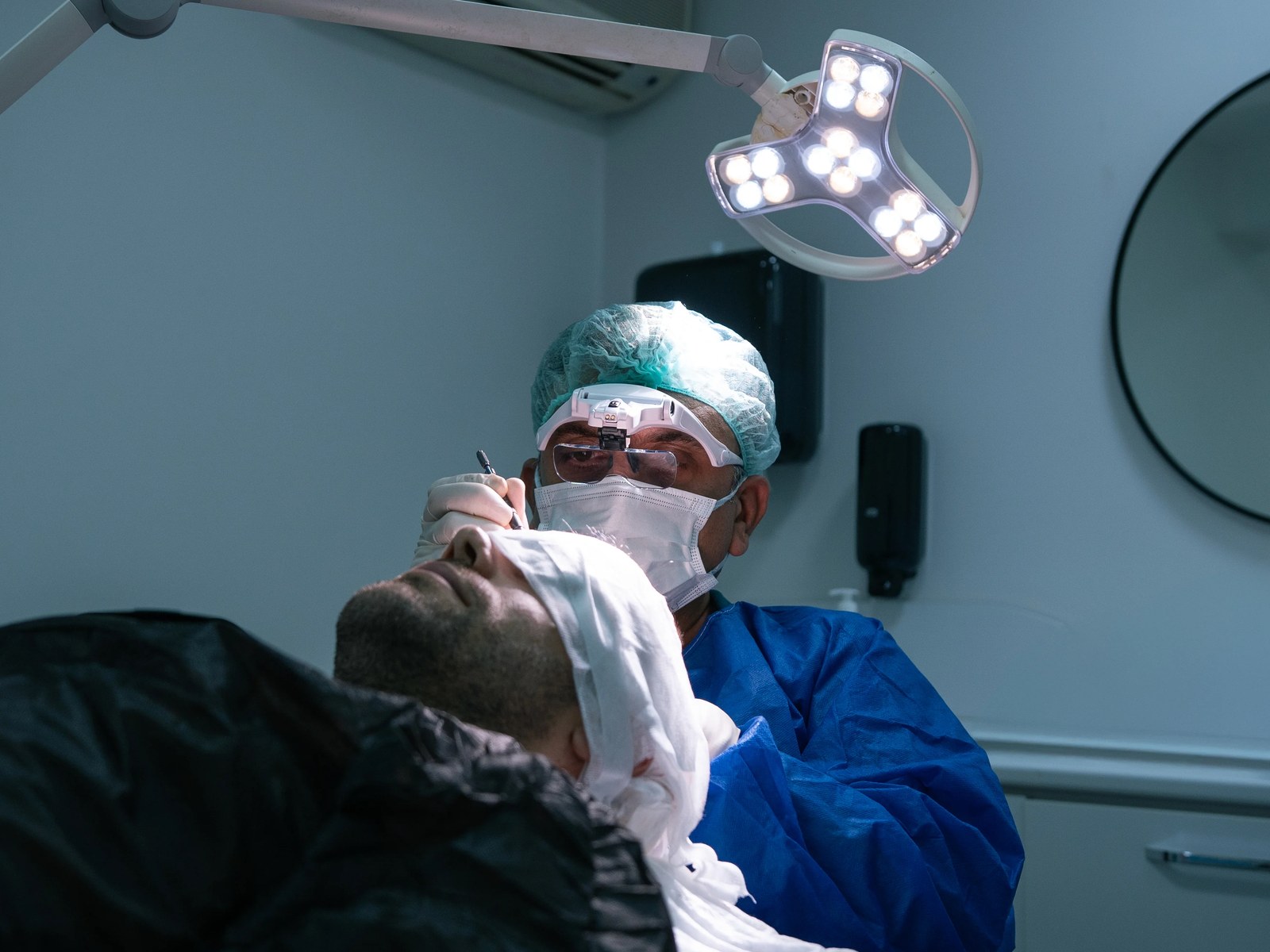 Hairmedico surgical team during a Sapphire FUE procedure